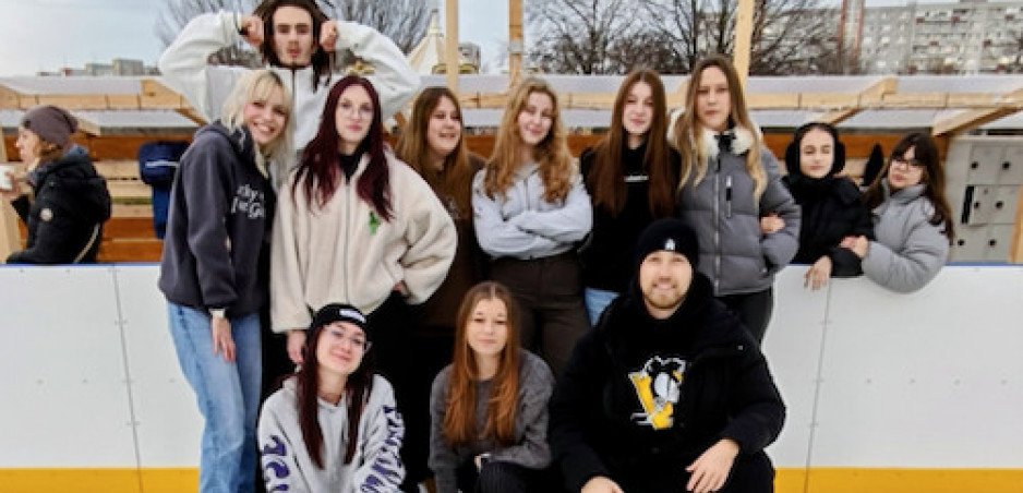 Korčuľovanie na novootvorenom klzisku v Petržalke